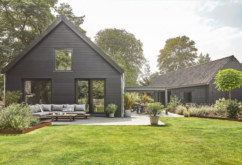 Dossier de presse | 688-06 - Communiqué de presse | Jardin de Ville dévoile ses nouveaux abris de jardin pour l'été 2019 - Jardin de Ville - Design industriel -  Close-up  - Crédit photo : Jardin de Ville