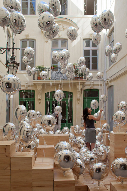 Dossier de presse | 982-03 - Communiqué de presse | Le septième Festival des Architectures Vives, un réel succès ! - Association Champ Libre - Festival des Architectures Vives (FAV) - Évènement + Exposition - BYEBYEBALLOON - Crédit photo : Festival des Architectures Vives