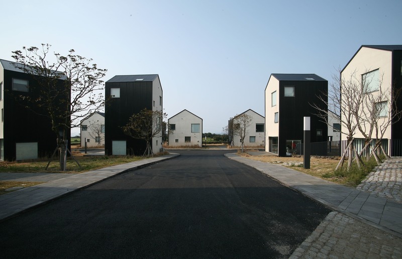 Press kit | 1028-13 - Press release | 2019 Shortlist Announced for ABB LEAF Awards - Arena International Group - Industrial Architecture - Hadohilljo Townhouse, Jeju Island, South Korea - Photo credit: UNITEDLAB Associates