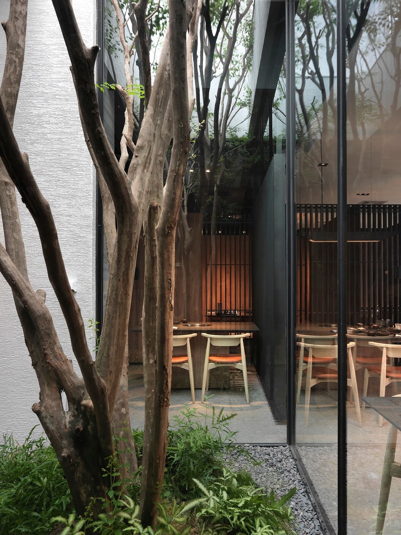 Dossier de presse | 2213-03 - Communiqué de presse | Green Isle: Out-Of-The-Box Thinking Creates New Restaurant Concept - Chain10 Architecture & Interior Design Institute - Architecture commerciale - <p>GREENING INSIDE THE BOX</p> - Crédit photo : Moooten Studio / Qimin Wu