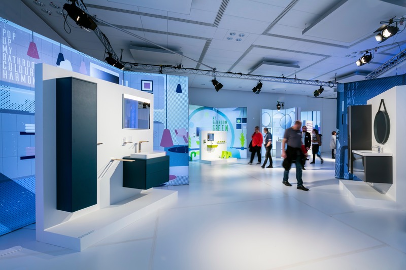 Dossier de presse | 2704-08 - Communiqué de presse | It’s time for more colour in the bathroom! - German Sanitary Industry Association / Vereinigung Deutsche Sanitärwirtschaft e.V. [VDS] - Évènement + Exposition - <p>Trend No. 6: Colour harmonies - Collection Edition 400 from Keuco</p><p><br></p><p>Anybody who wants a suspenseful colour combination without the loudness of a bright bathroom should consider trying the ultimate discipline of colourful bathroom design: the combination of several colours to create a harmonious overall effect – as seen here in the Pop up my Bathroom trend installation created with Keuco. </p> - Crédit photo : Constantin Meyer; German Sanitary Industry Association / Vereinigung Deutsche Sanitärwirtschaft e.V. [VDS]