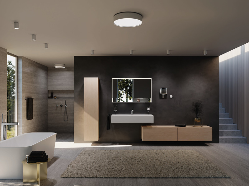 Dossier de presse | 2704-08 - Communiqué de presse | It’s time for more colour in the bathroom! - German Sanitary Industry Association / Vereinigung Deutsche Sanitärwirtschaft e.V. [VDS] - Évènement + Exposition - <p>Trend No. 10: Greige - Lighting concept Royal Midas from KEUCO</p><p><br></p><p>Between grey and brown: The right lighting mood is guaranteed with Royal Midas, a networked lighting concept from KEUCO that provides everything from a ceiling lamp for general lighting to ambient and task lighting on the mirror cabinet, illuminated mirror and cosmetic mirror, all the way to downlights for stunning accent lighting. Besides conjuring up different lighting scenarios, the concept is also ideal for showing off popular composite colours like Greige in the best possible light. </p> - Crédit photo : Keuco