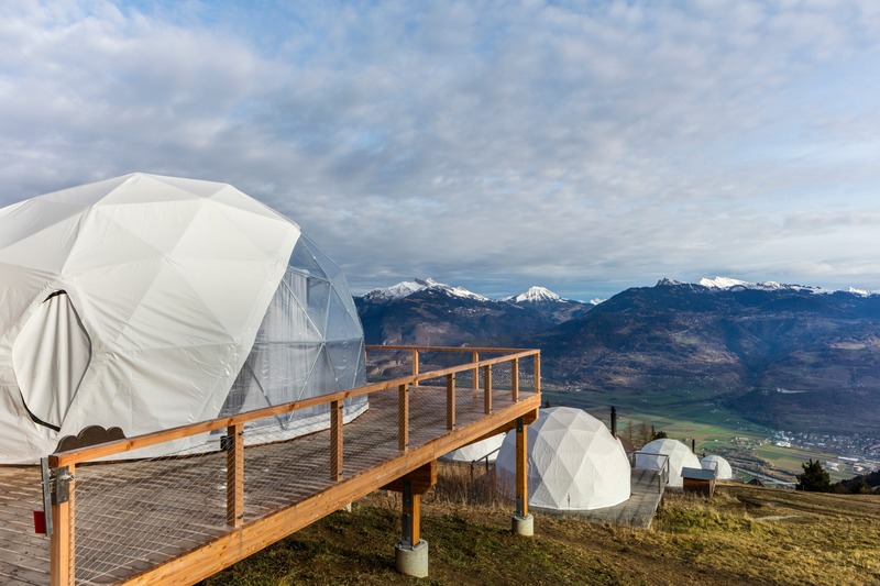Press kit | 2757-10 - Press release | Montalba Architects Unveils New Hospitality Projects - Montalba Architects - Commercial Architecture - At the eco-luxury resort Whitepod, eighteen individual Zen Pods - hotel-suites-in-a-pod-immerse guests in the unique experience of the alpine landscape.  - Photo credit: Delphine Burtin