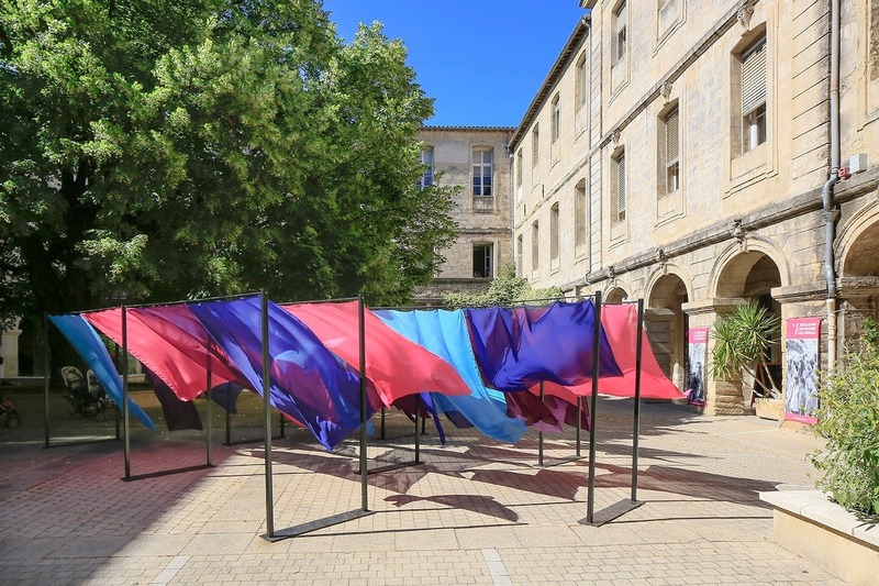 Dossier de presse | 982-44 - Communiqué de presse | Festival des Architectures Vives 2019 - La Beauté - Association Champ Libre - Design urbain - <p>Éducation Artistique et Culturelle : Rectorat-ENSAM-FAV</p><p> Ecole Jeanne d'Arc, Classe de CM1/CM2 +<br>ENSAM : GADOIS Florent - PICHON Charles - PROUVE Margaux<br>Installation : On dirait le Sud</p> - Crédit photo : ©photoarchitecture ©FestivaldesArchitecturesVives