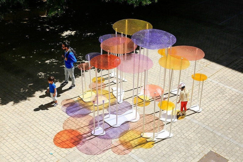 Dossier de presse | 982-44 - Communiqué de presse | Festival des Architectures Vives 2019 - La Beauté - Association Champ Libre - Design urbain - <p>Éducation Artistique et Culturelle : Rectorat-ENSAM-FAV</p><p> </p><p>Ecole Jean Moulin : Classe de CM2 +<br>ENSAM : BITOUZET Claire - BROCQ Léa - PELOUX Lola</p><p>Installation : Lumignon</p> - Crédit photo : ©photoarchitecture ©FestivaldesArchitecturesVives