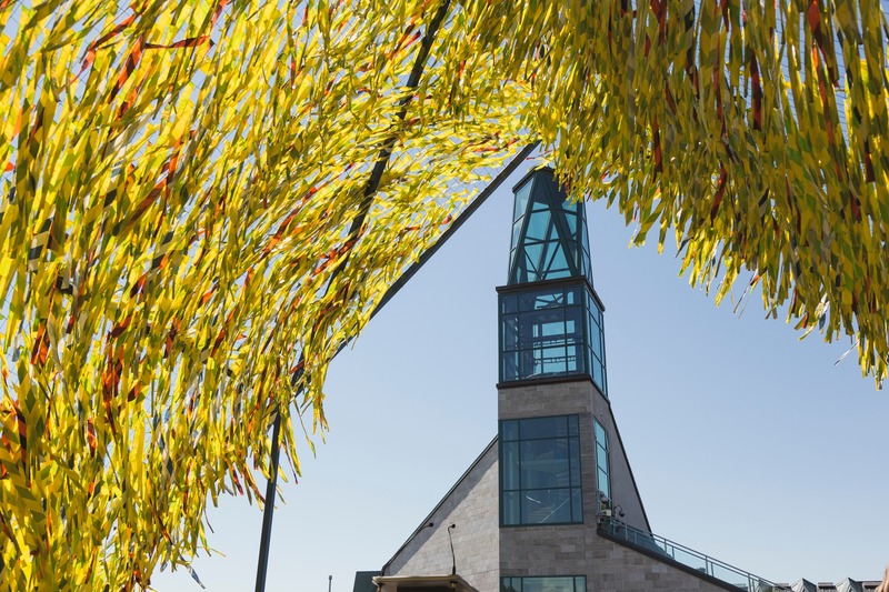 Press kit | 837-31 - Press release | Roof Line Garden II at the Musée de la civilisation and Swing Line Garden at the Reford Gardens by Julia Jamrozik and Coryn Kempster - International Garden Festival / Reford Gardens - Event + Exhibition - <p> Roof Line Garden II </p><p>by Julia Jamrozik &amp; Coryn Kempster</p> - Photo credit:  Marc-Antoine Hallé, Icône 