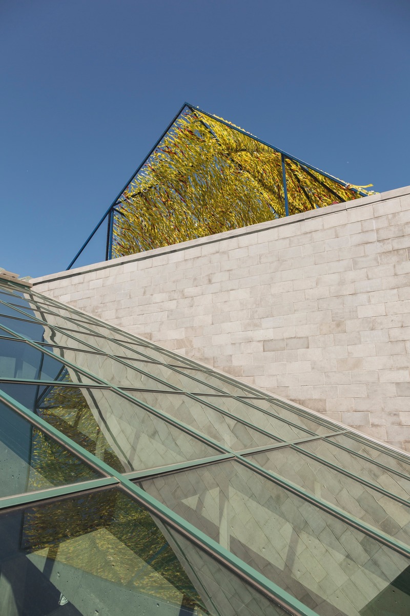 Press kit | 837-31 - Press release | Roof Line Garden II at the Musée de la civilisation and Swing Line Garden at the Reford Gardens by Julia Jamrozik and Coryn Kempster - International Garden Festival / Reford Gardens - Event + Exhibition - <p> Roof Line Garden II </p><p>by Julia Jamrozik &amp; Coryn Kempster</p> - Photo credit:  Marc-Antoine Hallé, Icône 