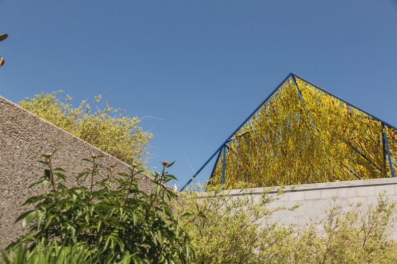 Press kit | 837-31 - Press release | Roof Line Garden II at the Musée de la civilisation and Swing Line Garden at the Reford Gardens by Julia Jamrozik and Coryn Kempster - International Garden Festival / Reford Gardens - Event + Exhibition - <p> Roof Line Garden II </p><p>by Julia Jamrozik &amp; Coryn Kempster</p> - Photo credit:  Marc-Antoine Hallé, Icône 
