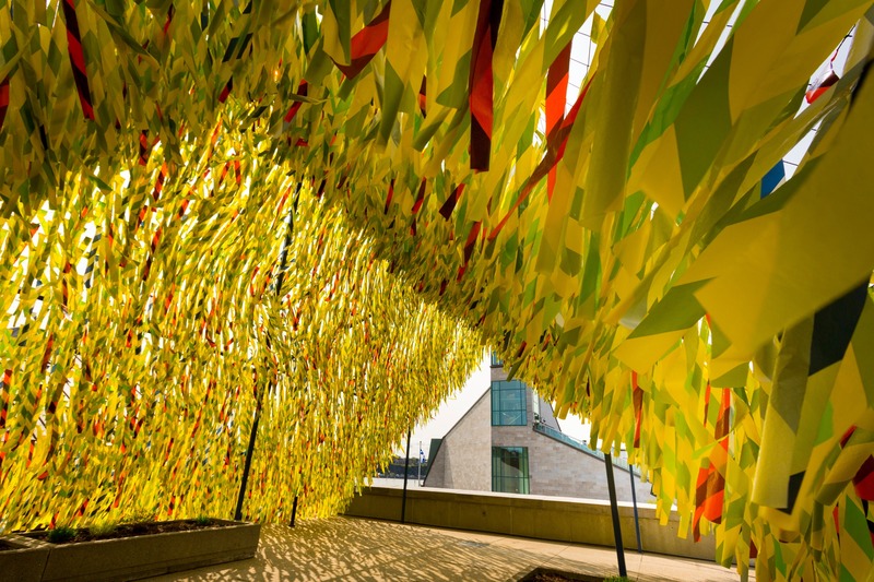 Press kit | 837-31 - Press release | Roof Line Garden II at the Musée de la civilisation and Swing Line Garden at the Reford Gardens by Julia Jamrozik and Coryn Kempster - International Garden Festival / Reford Gardens - Event + Exhibition - <p>Roof Line Garden II</p><p>by Julia Jamrozik &amp; Coryn Kempster</p> - Photo credit: Marie-Josée Marcotte, Icône