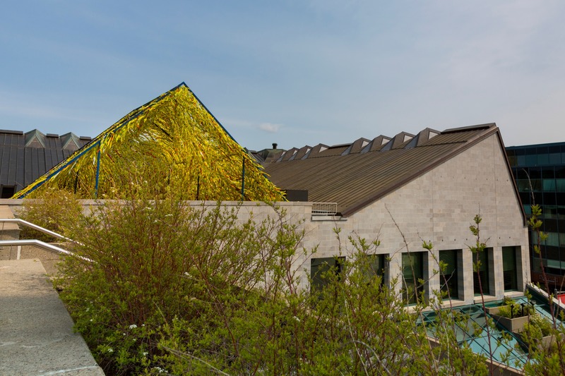 Press kit | 837-31 - Press release | Roof Line Garden II at the Musée de la civilisation and Swing Line Garden at the Reford Gardens by Julia Jamrozik and Coryn Kempster - International Garden Festival / Reford Gardens - Event + Exhibition - <p>Roof Line Garden II</p><p>by Julia Jamrozik &amp; Coryn Kempster</p> - Photo credit: Marie-Josée Marcotte, Icône
