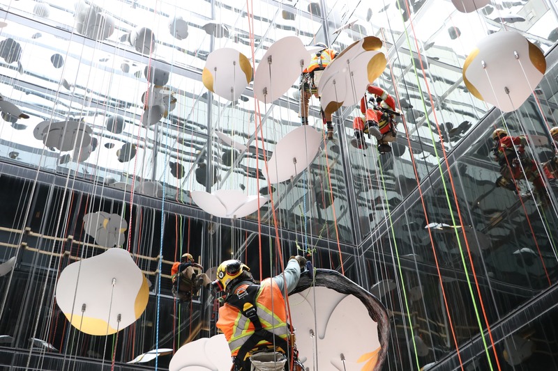 Press kit | 1082-04 - Press release | Pascale Girardin debuts site-specific sculpture for the Four Seasons Hotel Montreal - Pascale Girardin - Art - The installation was performed over a period of 3 weeks.<br style=""> - Photo credit: Stephany Hildebrand