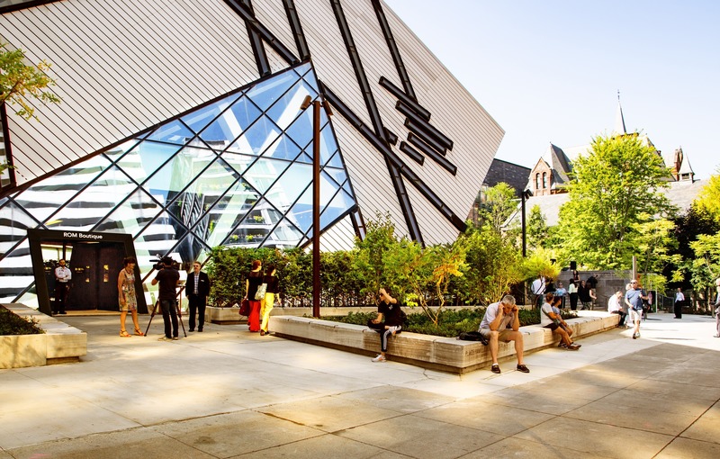 Press kit | 907-09 - Press release | ROM Welcome Project - Hariri Pontarini Architects - Institutional Architecture - The Reed Family Plaza. - Photo credit: Hariri Pontarini Architects