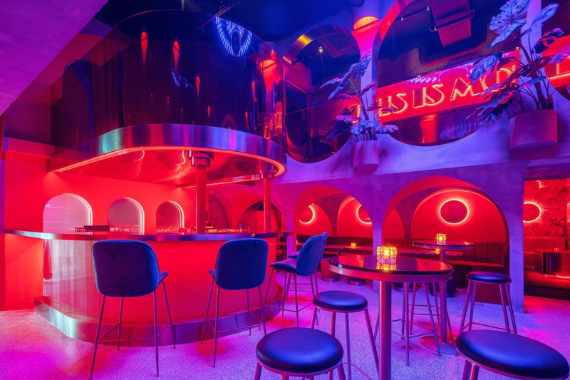 Press kit | 4178-01 - Press release | A Styled Bar in Wuhan Commercial Street - J.H Architecture - Commercial Interior Design - Photo credit: Chen Ming