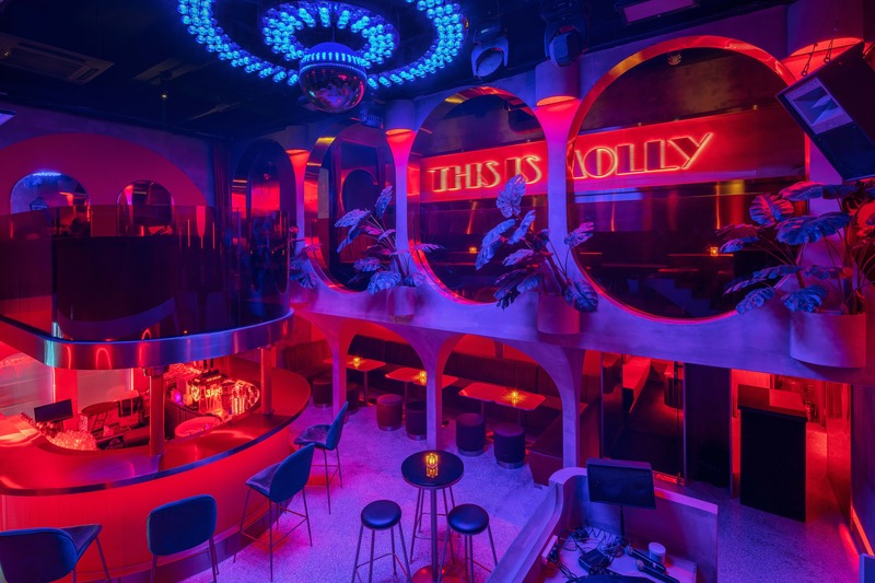 Press kit | 4178-01 - Press release | A Styled Bar in Wuhan Commercial Street - J.H Architecture - Commercial Interior Design - Photo credit: Chen Ming