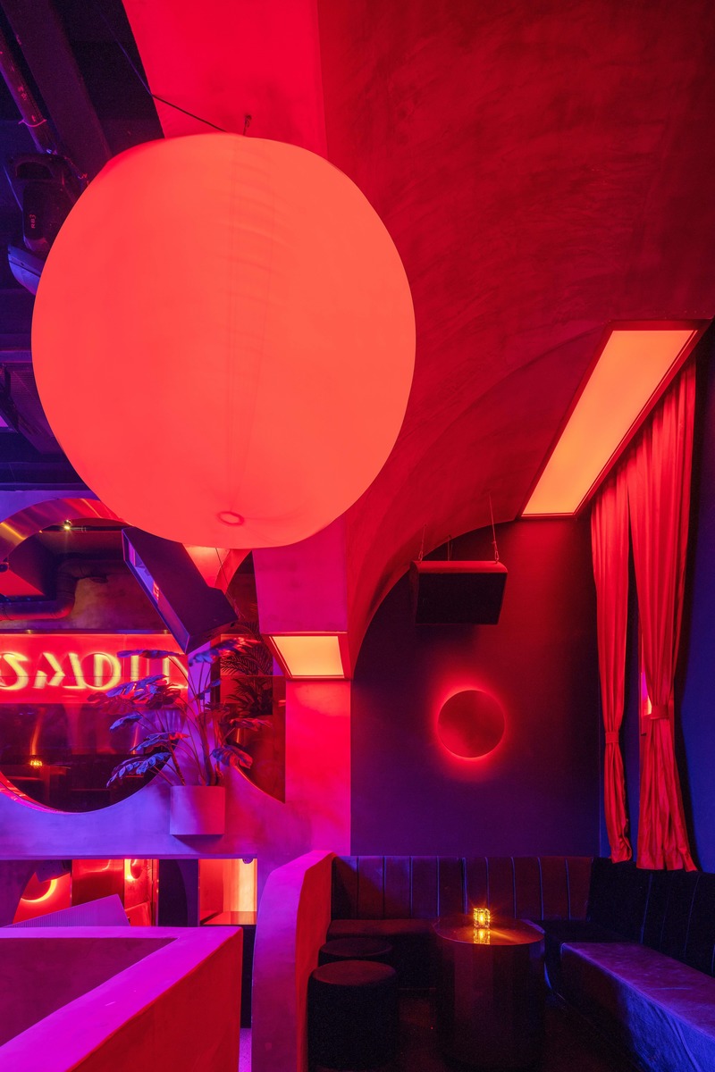 Press kit | 4178-01 - Press release | A Styled Bar in Wuhan Commercial Street - J.H Architecture - Commercial Interior Design - Photo credit: Chen Ming