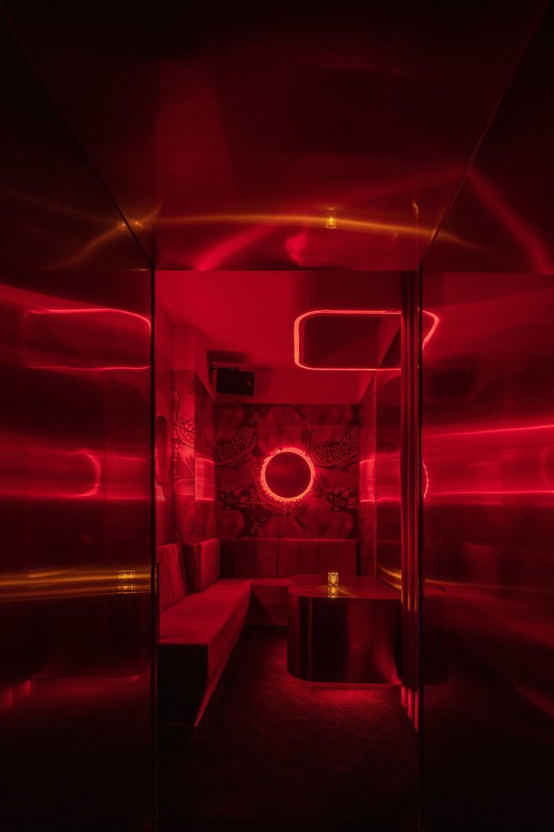 Press kit | 4178-01 - Press release | A Styled Bar in Wuhan Commercial Street - J.H Architecture - Commercial Interior Design - Photo credit: Chen Ming