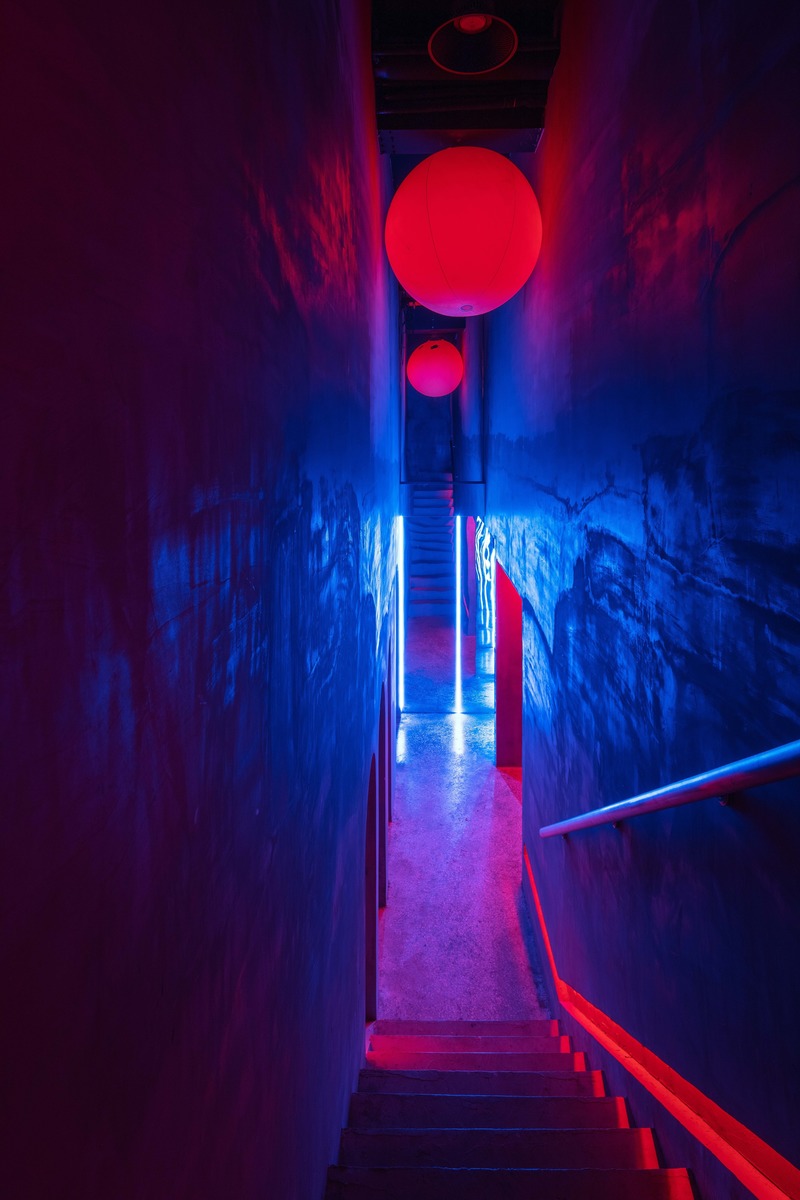 Press kit | 4178-01 - Press release | A Styled Bar in Wuhan Commercial Street - J.H Architecture - Commercial Interior Design - Photo credit: Chen Ming