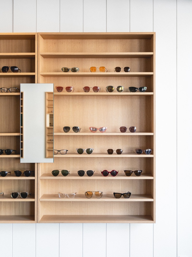 Press kit | 3216-01 - Press release | Uvée: eco-responsible optometry clinic - CATHERINE CATHERINE - Commercial Interior Design - Custom display - Photo credit: Raphaël Thibodeau