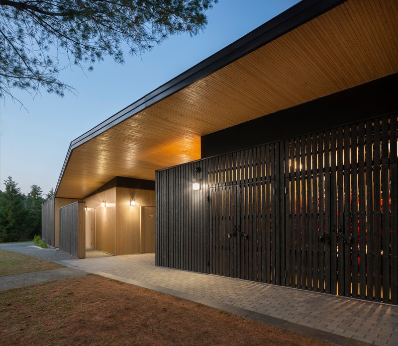 Dossier de presse | 2263-06 - Communiqué de presse | Opeongo: le pavillon de parc réinventé - Anne Carrier Architectes - Architecture institutionnelle - Crédit photo : Stephane Groleau