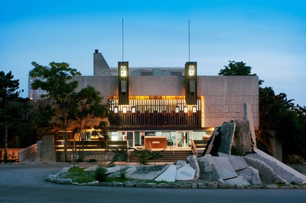 Dossier de presse | 1020-01 - Communiqué de presse | Nouveau prix prestigieux en architecture doté par Raymond Moriyama, Fraic - Institut royal d’architecture du Canada (IRAC) - Concours - NOOR Cultural CentreRAYMOND MORIYAMA - Crédit photo : Raymond Moriyama