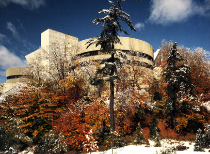 Dossier de presse | 1020-01 - Communiqué de presse | Nouveau prix prestigieux en architecture doté par Raymond Moriyama, Fraic - Institut royal d’architecture du Canada (IRAC) - Concours - Ontario Science CentreRAYMOND MORIYAMA - Crédit photo : Raymond Moriyama