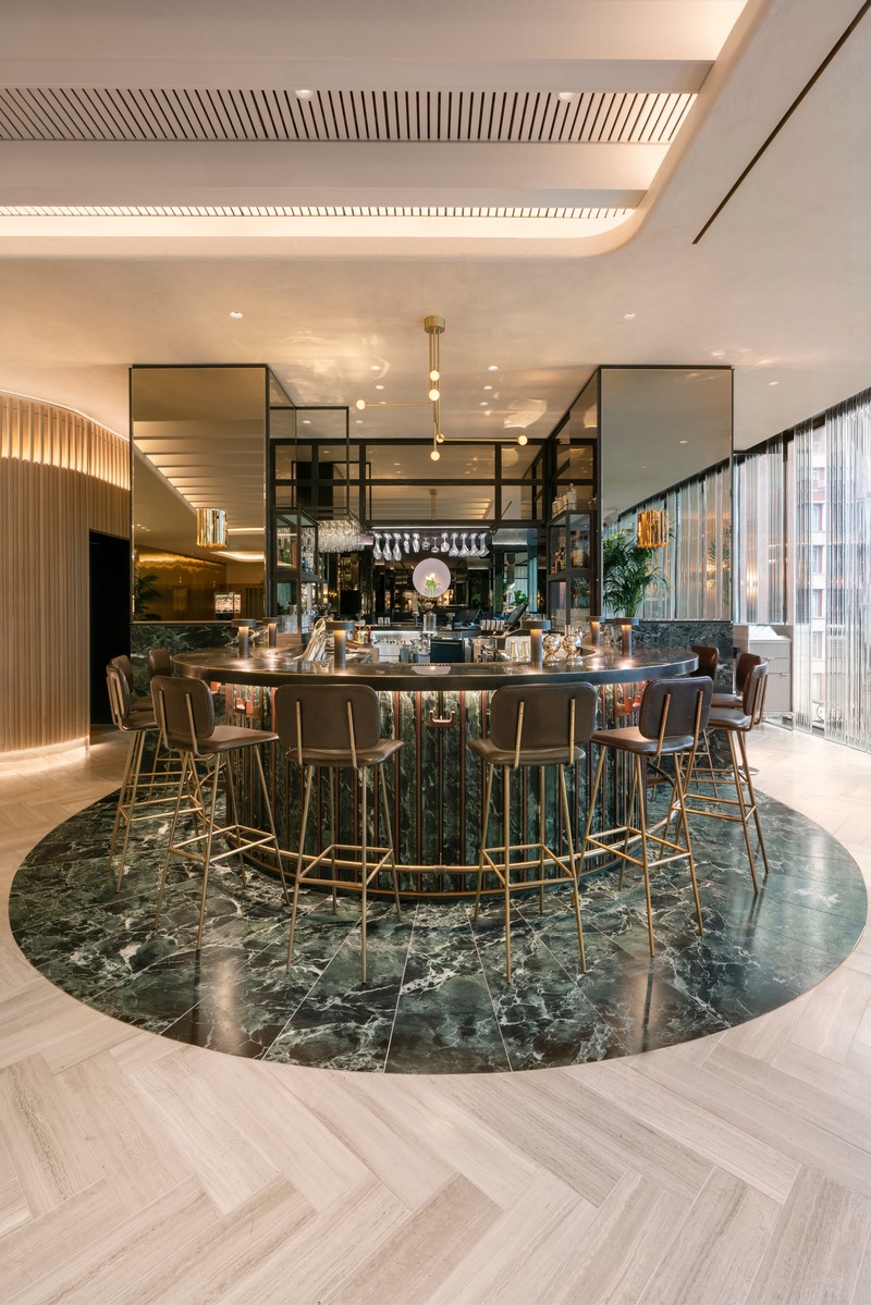 Press kit | 1301-01 - Press release | New MARCUS restaurant at Four Seasons Hotel Montreal - Atelier Zébulon Perron - Commercial Interior Design - Day Bar - Photo credit:  Olivier Blouin 