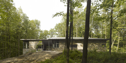 Dossier de presse | 780-02 - Communiqué de presse | La maison de Bromont - Paul Bernier Architecte - Architecture résidentielle - Crédit photo : James Brittain