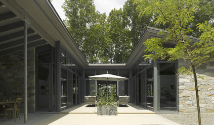 Dossier de presse | 780-02 - Communiqué de presse | La maison de Bromont - Paul Bernier Architecte - Architecture résidentielle - Crédit photo : James Brittain