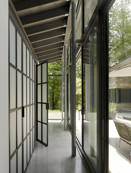 Dossier de presse | 780-02 - Communiqué de presse | La maison de Bromont - Paul Bernier Architecte - Architecture résidentielle - Crédit photo : James Brittain