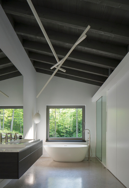 Dossier de presse | 780-02 - Communiqué de presse | La maison de Bromont - Paul Bernier Architecte - Architecture résidentielle - Crédit photo : James Brittain