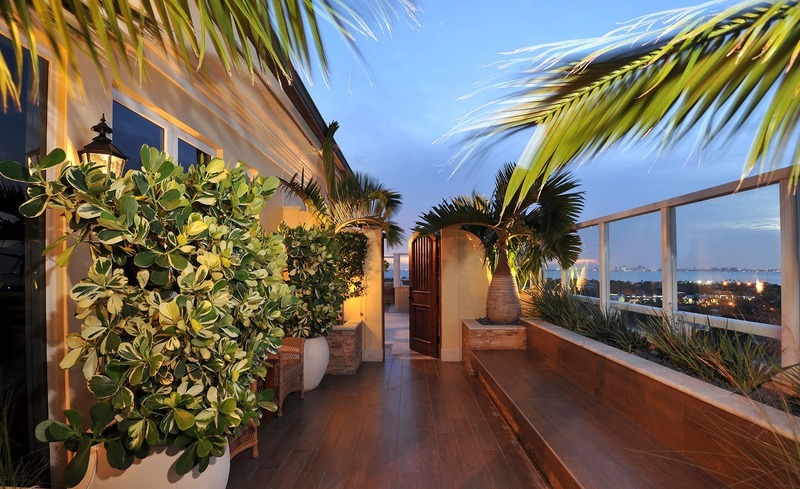 Dossier de presse | 3040-02 - Communiqué de presse | Landscape Design Workshop celebrates (3) Architecture MasterPrize™ Design Awards - Landscape Design Workshop - Architecture de paysage - Key Biscayne Penthouse: Panoramic Views Revealed - Crédit photo : Landscape Design Workshop