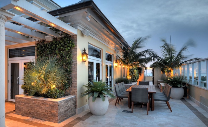 Dossier de presse | 3040-02 - Communiqué de presse | Landscape Design Workshop celebrates (3) Architecture MasterPrize™ Design Awards - Landscape Design Workshop - Architecture de paysage - Key Biscayne Penthouse: Overall Composition - Crédit photo : Landscape Design Workshop