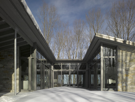 Dossier de presse | 780-02 - Communiqué de presse | La maison de Bromont - Paul Bernier Architecte - Architecture résidentielle - Crédit photo : James Brittain