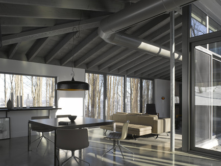 Dossier de presse | 780-02 - Communiqué de presse | La maison de Bromont - Paul Bernier Architecte - Architecture résidentielle - Crédit photo : James Brittain