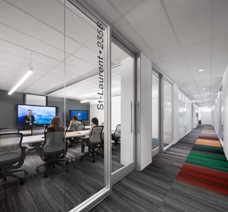 Press kit | 3143-02 - Press release | Genetec Spaces in Montreal: When Design Impacts Processes and Productivity - FOR. design planning - Commercial Interior Design -  Meeting rooms with modular system - copen - Photo credit: Stéphane Brugger