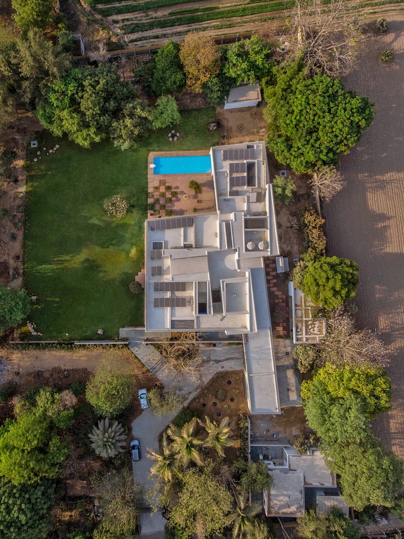 Press kit | 4016-02 - Press release | An Atypical Single User Villa - SquareWorks - Residential Architecture - Ariel view  - Photo credit: Fabien Charuau
