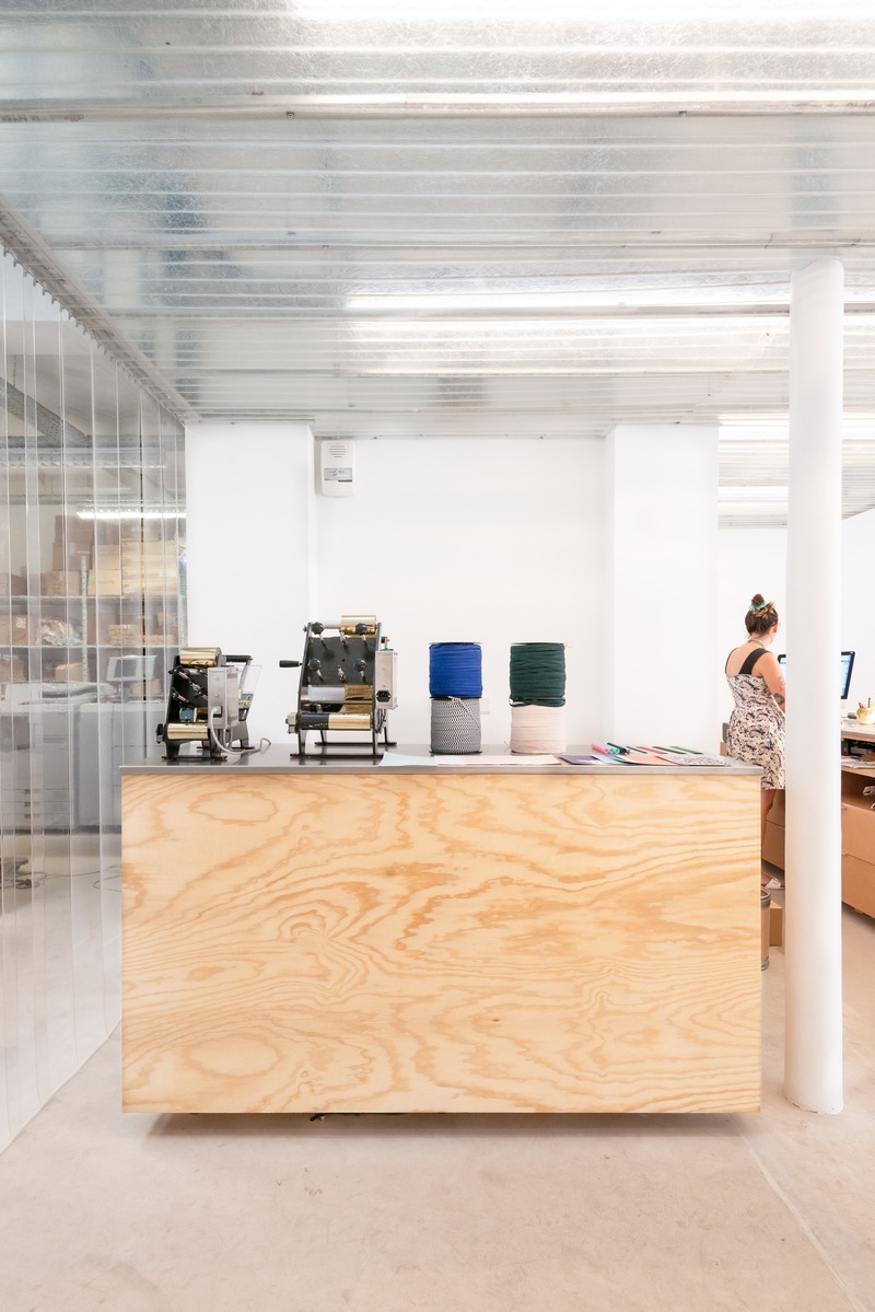 Dossier de presse | 2037-02 - Communiqué de presse | Nouveau showroom Papier Tigre - Cent15 architecture - Architecture commerciale - Crédit photo : Papier Tigre_Cent15 architecture_Caudroy photographie