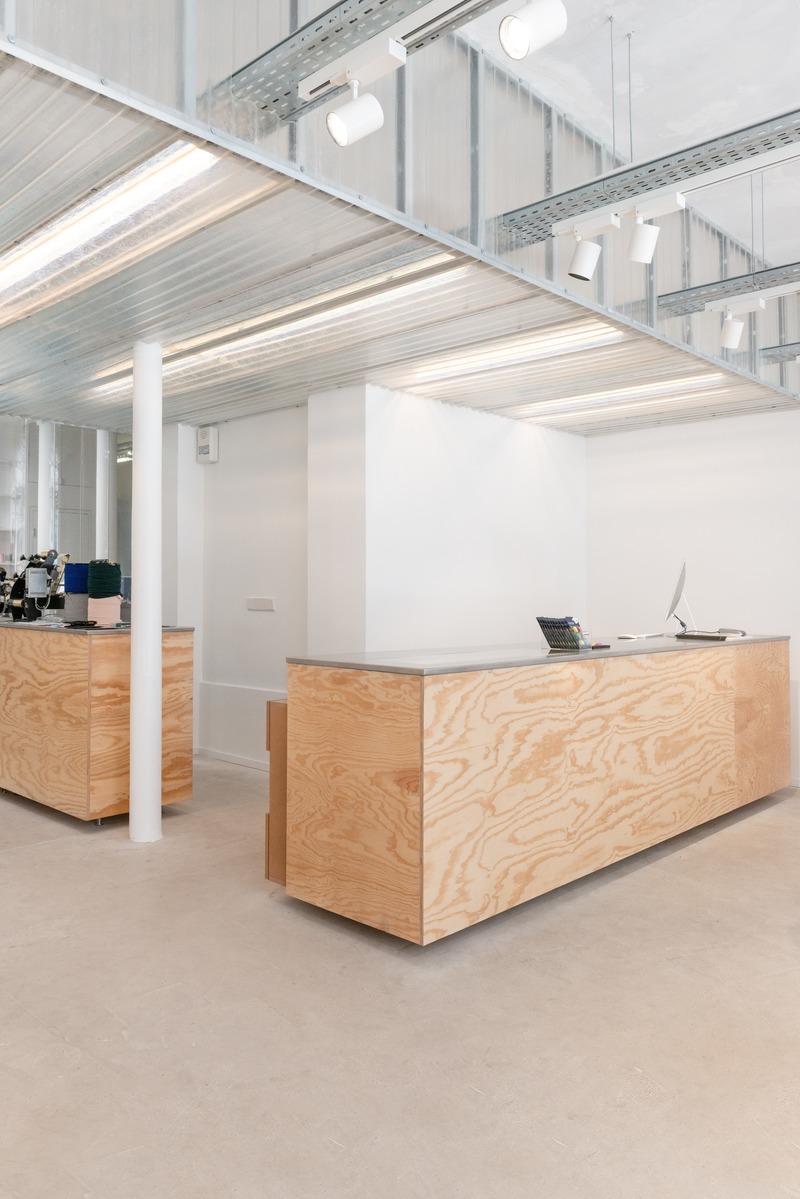 Dossier de presse | 2037-02 - Communiqué de presse | Nouveau showroom Papier Tigre - Cent15 architecture - Architecture commerciale - Crédit photo : Papier Tigre_Cent15 architecture_Caudroy photographie