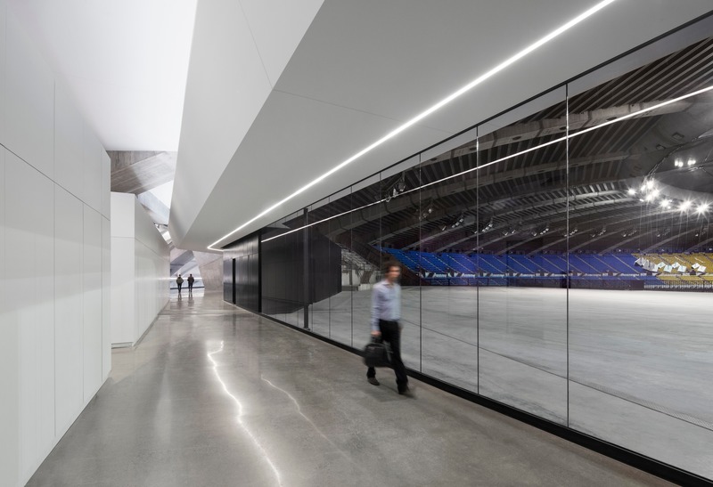 Press kit | 952-29 - Press release | New Spaces for Desjardins at the Montréal Tower - Provencher_Roy - Commercial Interior Design - Spectacular visual breakthroughs on the Olympic Stadium enclosure’s insights - Photo credit: Stéphane Brügger