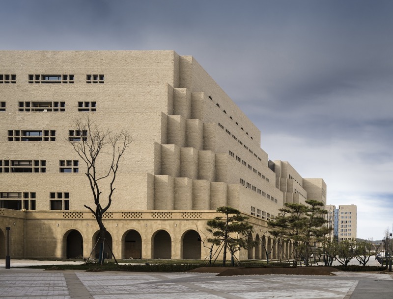 Dossier de presse | 1124-26 - Communiqué de presse | WINWAN Live 2019: World Architecture News Winners - Haymarket Media Group - World Architecture News - Évènement + Exposition -  Library Cluster Design for the new campus of Yan'an University  - Crédit photo : Architectural Design and Research Institute of Tsinghua University Co, Ltd