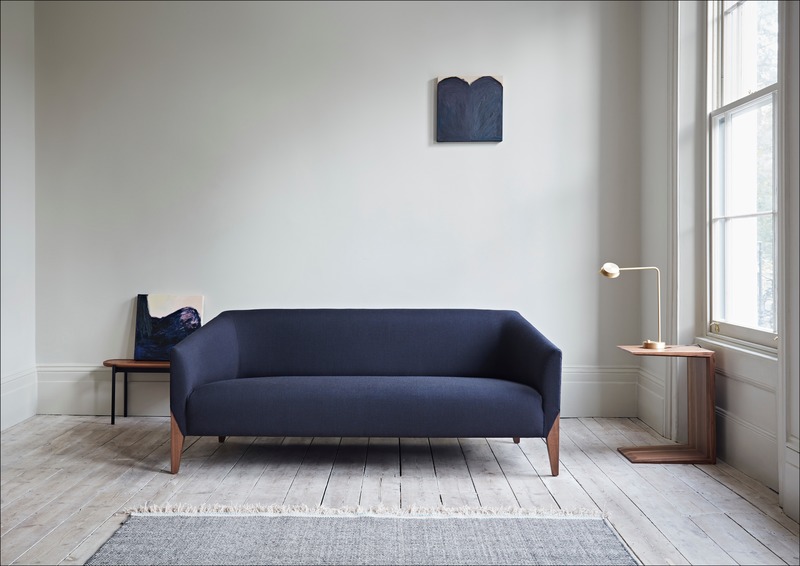 Dossier de presse | 2253-09 - Communiqué de presse | Celebrating Ten Years of Dare Studio with an Edit of Classic Designs and New Products - Dare Studio - Produit - Dare Studio_Ernest 3 Seat Sofa_www.darestudio.com - Crédit photo : Dare Studio