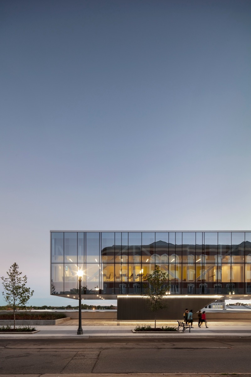 Press kit | 1456-09 - Press release | Laurier Brantford YMCA - CannonDesign - Commercial Architecture - Photo credit: Adrien Williams