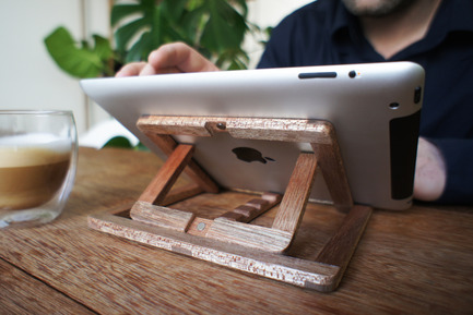 Dossier de presse | 1016-01 - Communiqué de presse | Ipad Stand - OOOMS - Produit - Crédit photo : OOOMS