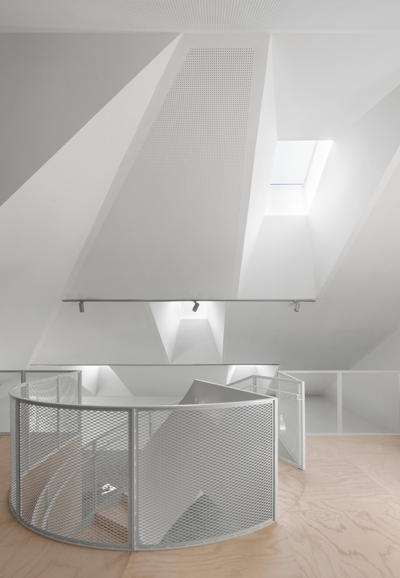 Dossier de presse | 1527-10 - Communiqué de presse | Est-Nord-Est, un centre d’artistes contemporain inspiré par la tradition - Bourgeois / Lechasseur architectes - Architecture institutionnelle - Crédit photo : Adrien Williams