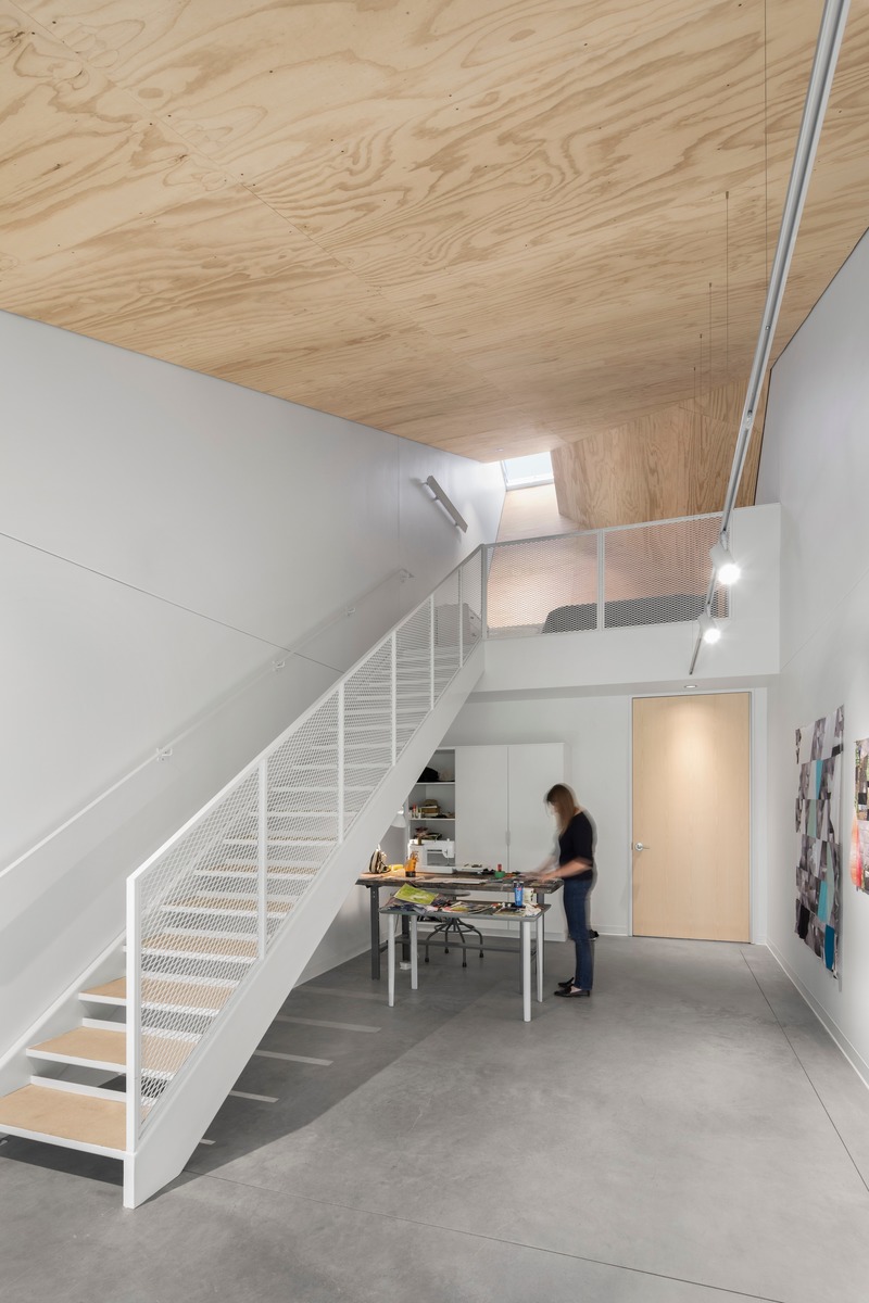 Dossier de presse | 1527-10 - Communiqué de presse | Est-Nord-Est, un centre d’artistes contemporain inspiré par la tradition - Bourgeois / Lechasseur architectes - Architecture institutionnelle - Crédit photo : Adrien Williams