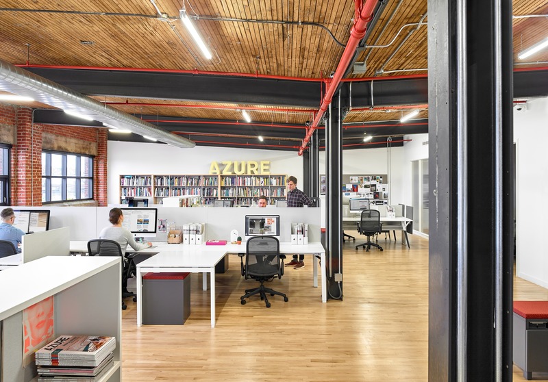Press kit | 1513-05 - Press release | Azure Publishing Office - Dubbeldam Architecture + Design - Commercial Interior Design - <p class="">A large, open-concept space accommodates 26 workstations, a pair of private offices and a</p>meeting room, which serve as the working environment for teams of editors, publishers, writers and advertising sales.  - Photo credit: Scott Norsworthy