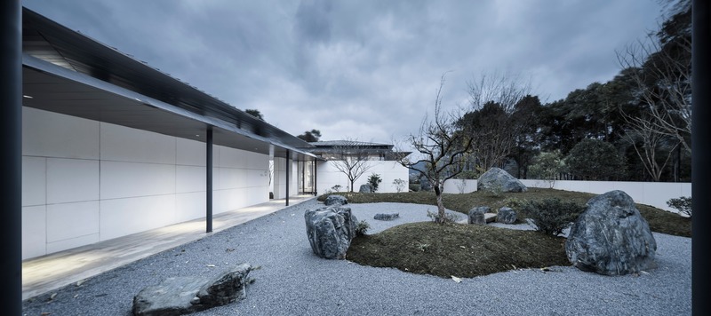 Dossier de presse | 4181-01 - Communiqué de presse | Greentown Yiwu Peach Blossom Land Living Experience Centre - Hangzhou 9M Architectural Design Co., Ltd. - Évènement + Exposition - Stone Courtyard - Crédit photo : Li Yao