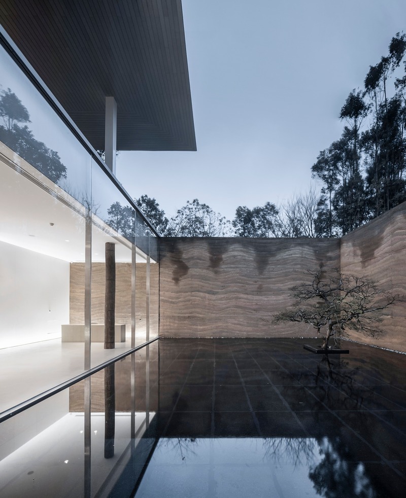 Dossier de presse | 4181-01 - Communiqué de presse | Greentown Yiwu Peach Blossom Land Living Experience Centre - Hangzhou 9M Architectural Design Co., Ltd. - Évènement + Exposition -  Water Courtyard - Crédit photo : Li Yao