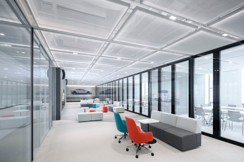 Dossier de presse | 3593-05 - Communiqué de presse | Porsche China Headquarter - anySCALE Architecture Design - Design d’intérieur commercial - Crédit photo : Xia Zhi