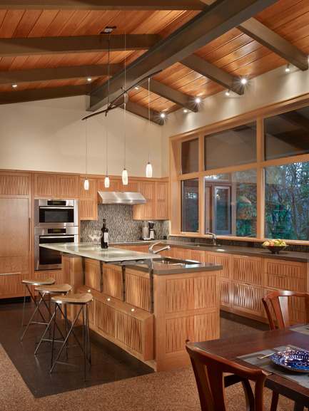 Dossier de presse | 1015-01 - Communiqué de presse | Lake Forest Park Renovation - Finne Architects - Design d’intérieur résidentiel - Crédit photo : Benjamin Benschneider Photography